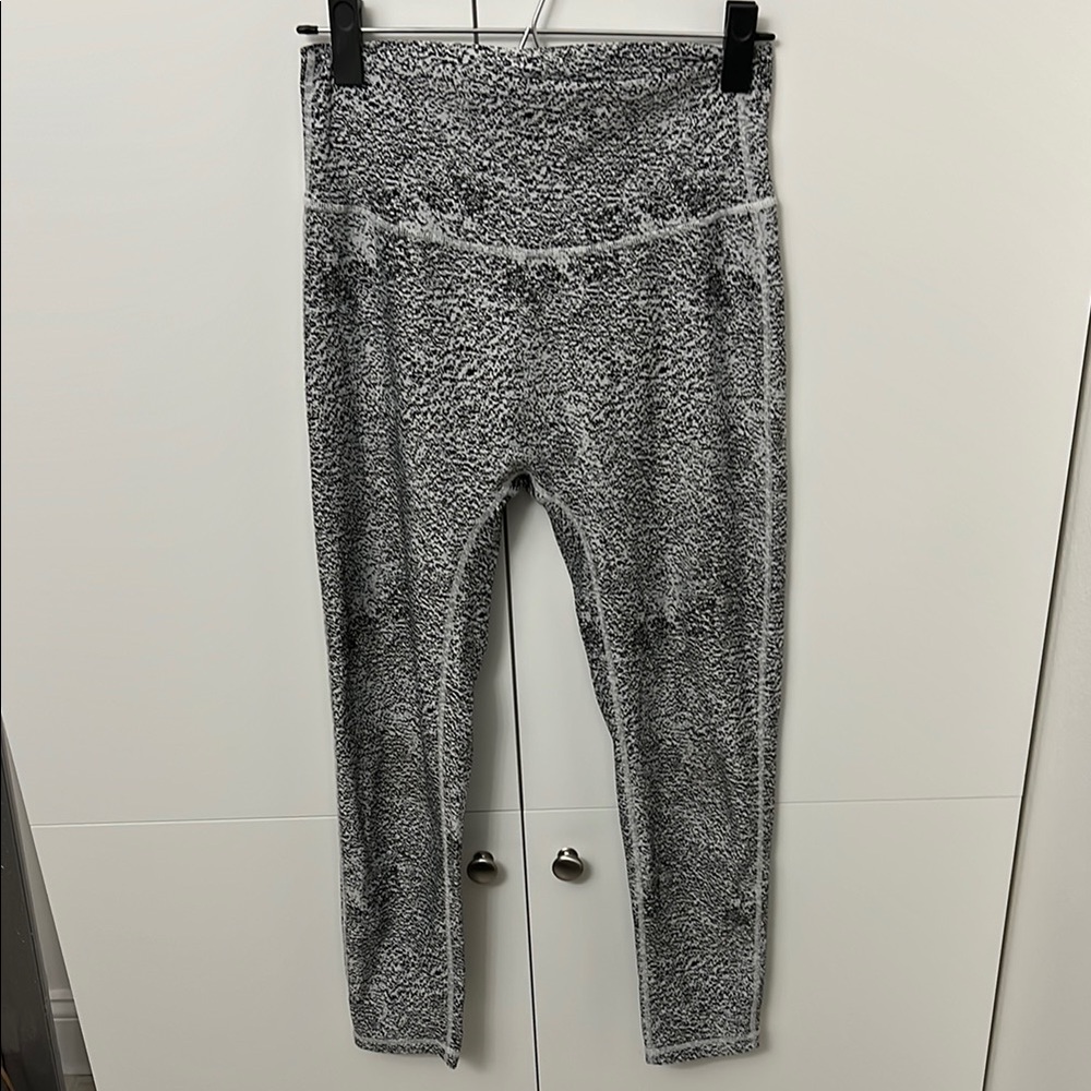 P'tula Gray Leggings with Wide Waistband and Stretchy Fabric